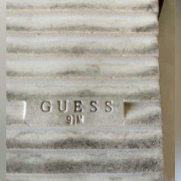 GUESS Women's Slip-on Deana Black, Sliver & White Leather Buckel Sandel Sz 9.5 - Picture 5 of 11